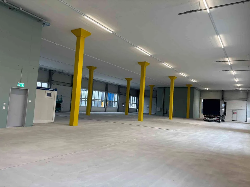 attraktive Gewerbehalle, Industrie wie auch Büroflächen
