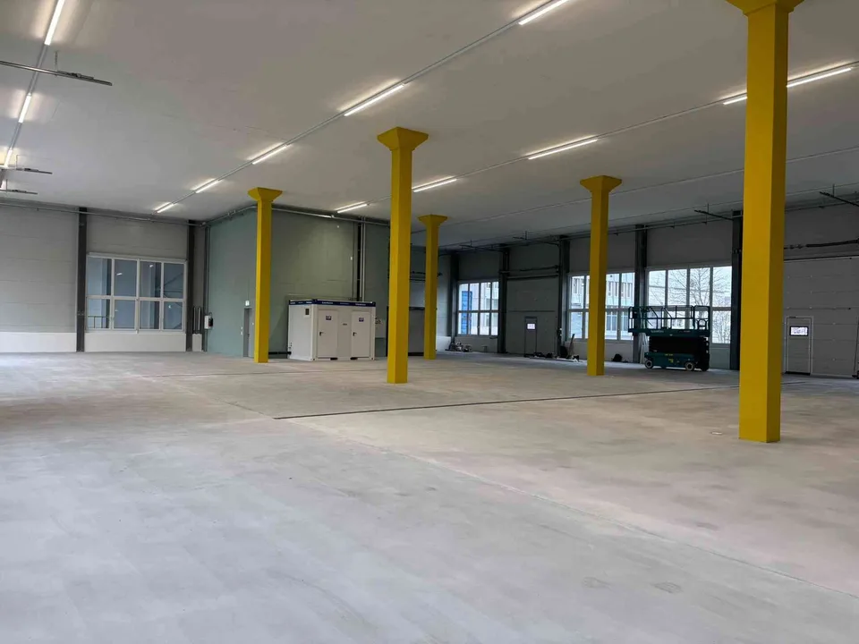 attraktive Gewerbehalle, Industrie wie auch Büroflächen