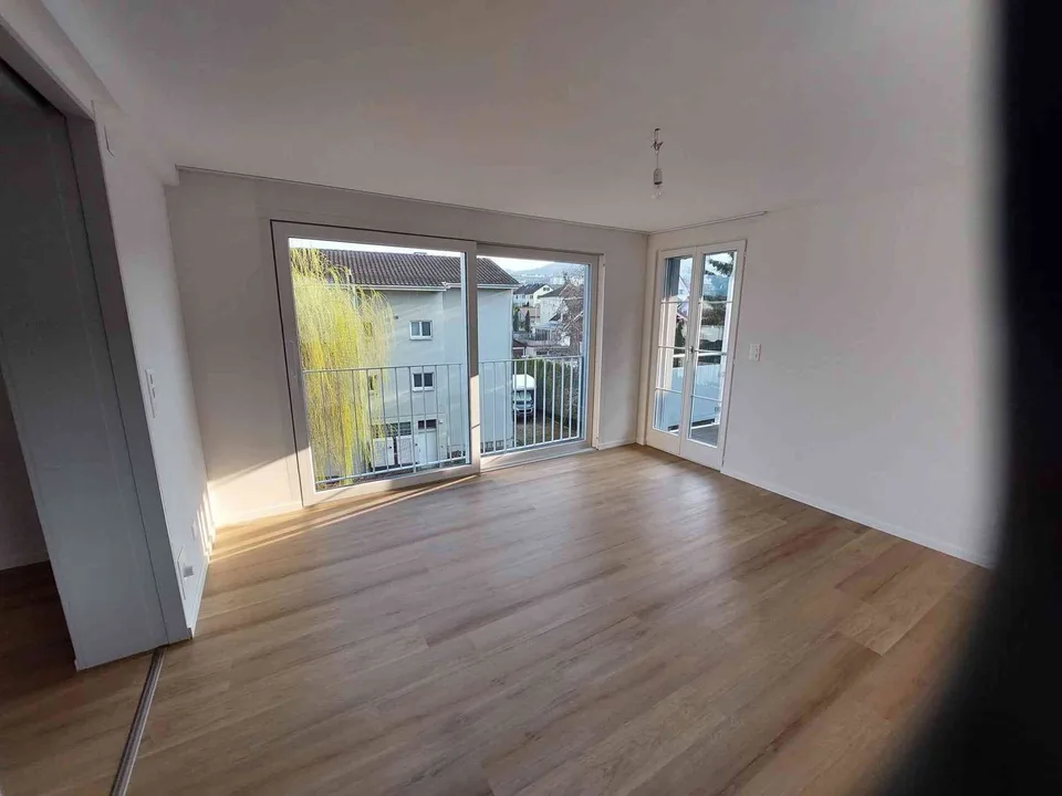Komplett sanierte 4,5 Zimmerwohnung