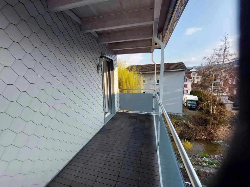 Komplett sanierte 4,5 Zimmerwohnung
