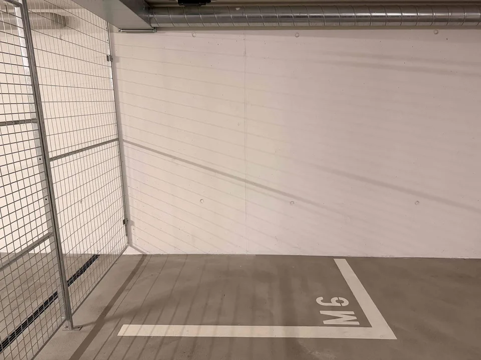 Tiefgaragenplatz, Einstellplatz Moto