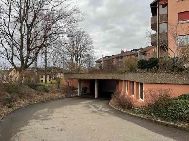 Parkplatz i n Tiefgarage mit optionaler Ladestation für Elektromobilit
