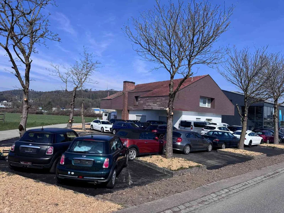 Gewerbeobjekt mit grossem Aussenplatz