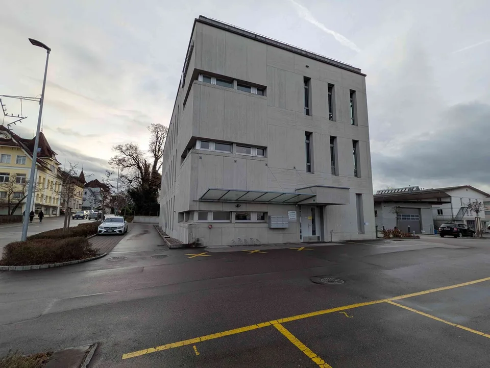 Schöner Parkplatz im Zentrum von Amriswil Nähe Bahnhof-Amrivill