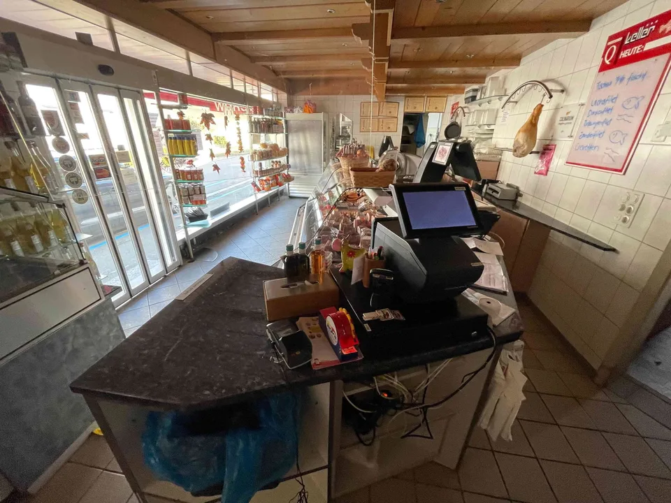Gewerberaum mit Verkaufsfläche & Produktionsinfrastruktur in Wil