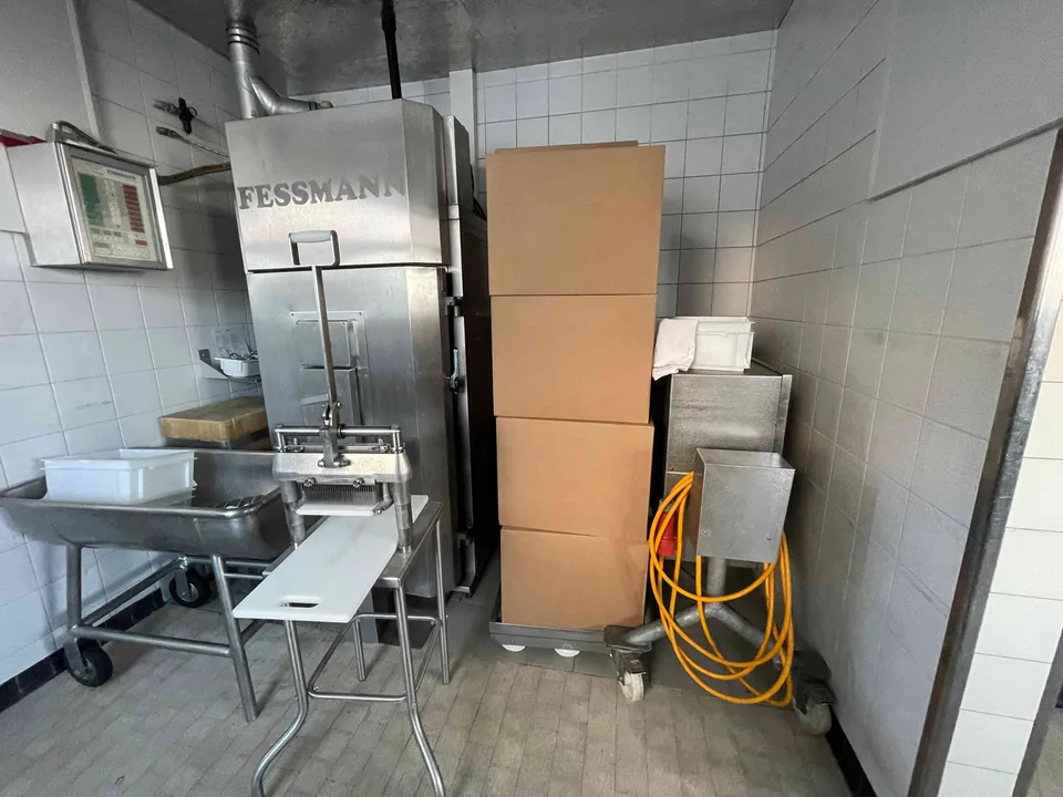 Gewerberaum mit Verkaufsfläche & Produktionsinfrastruktur in Wil