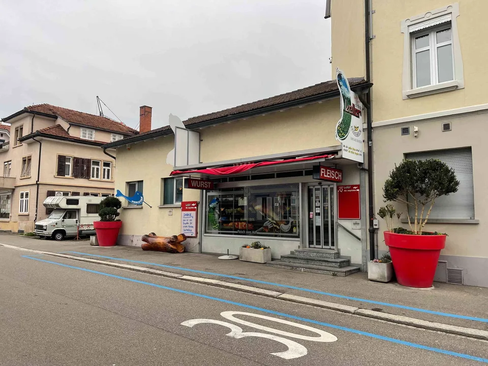 Gewerberaum mit Verkaufsfläche & Produktionsinfrastruktur in Wil