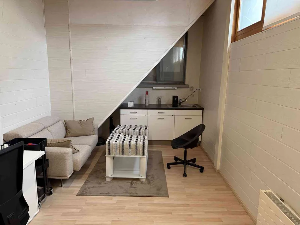 Büro / Atelier mit Kleinküche