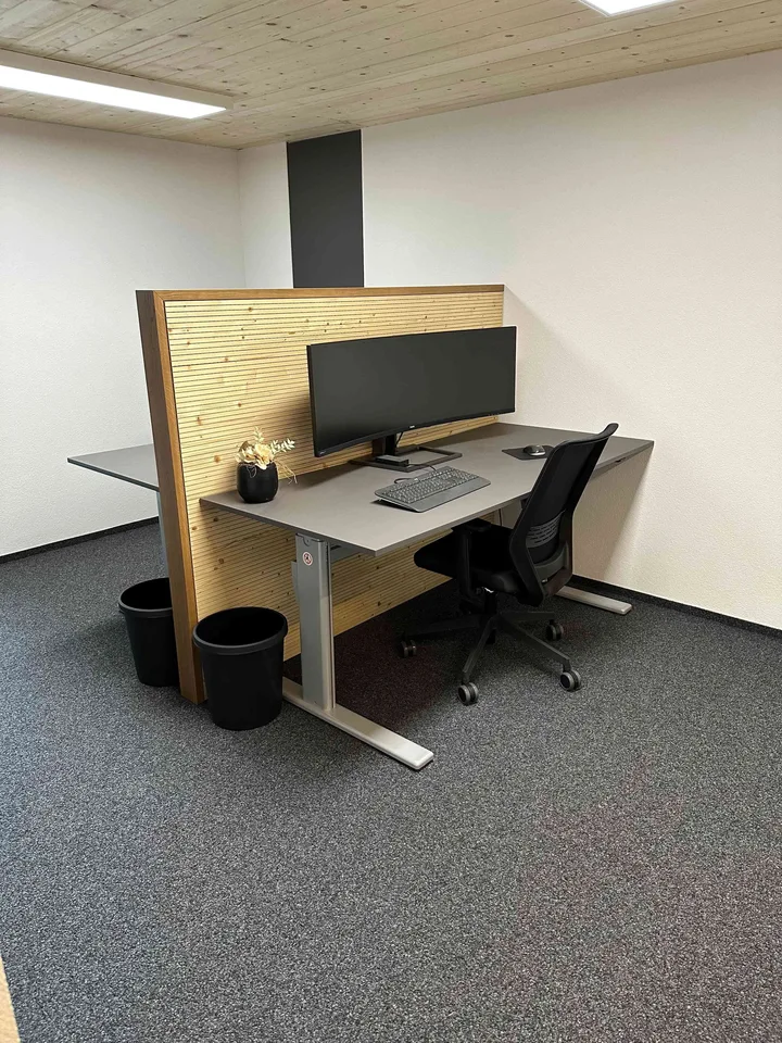 Voll ausgestattetes Büro mit 2 Arbeitsplätzen zu vermieten