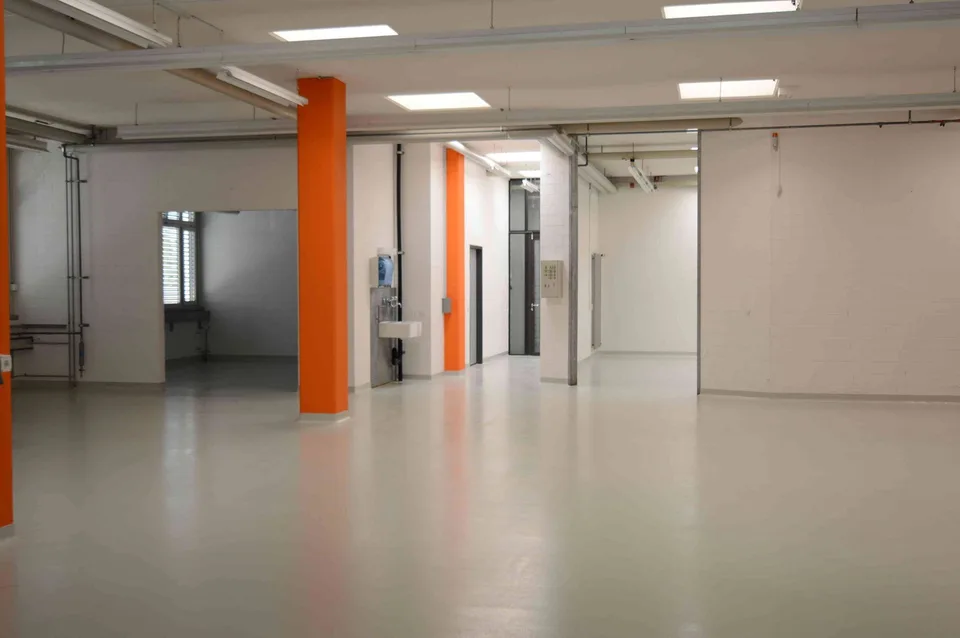 Gewerbefläche mit Warenlift in Frauenfeld an der Autobahnausfahrt