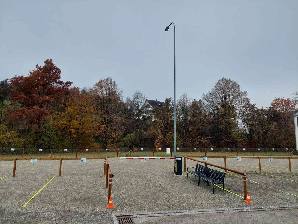 Aussen-Parkplatz