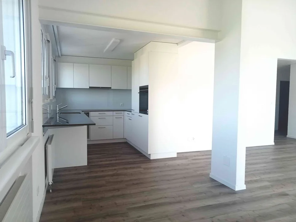 Dachwohnung / Erstbezug & Luftiges Wohnen