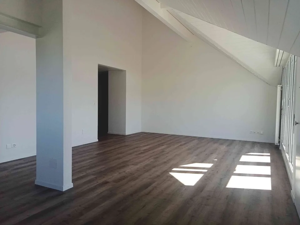 Dachwohnung / Erstbezug & Luftiges Wohnen