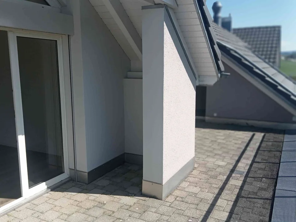 Neue Dachwohnung inkl. Parkplatz / Erstbezug mit Weitblick