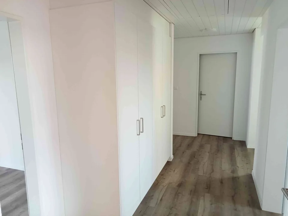 Neue Dachwohnung inkl. Parkplatz / Erstbezug mit Weitblick