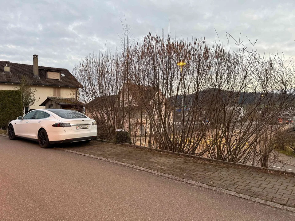 1 Parkplatze zu vermieten, zentrale Lage, nahe Bahnhof