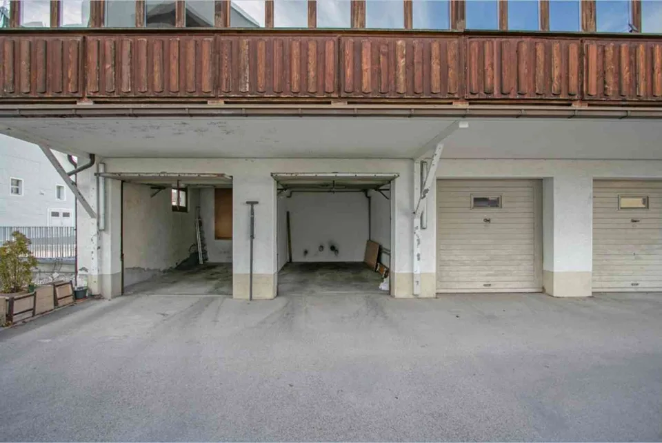 Garage/ Tiefgaragenparkplätze/ Einstellplätze