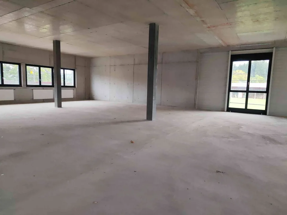 Diverse Büro- und Gewerbeflächen ab 235m2 zu vermieten