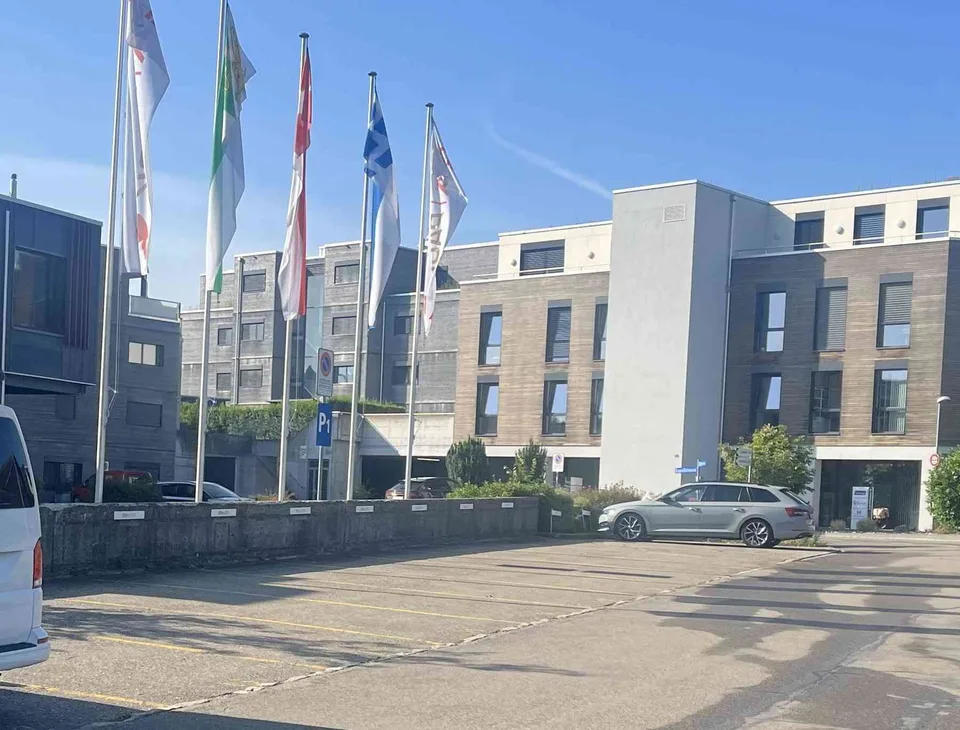 Aussenparkplatz im Zentrum von Aadorf - auch für Camper