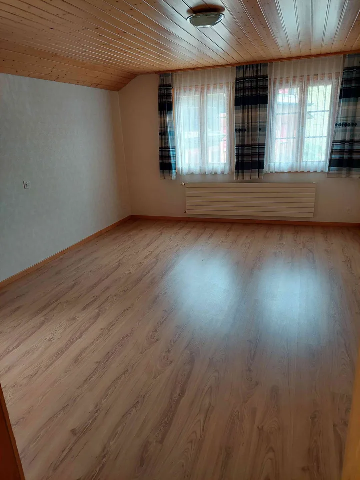 7 Zimmer Wohnung auf dem Land