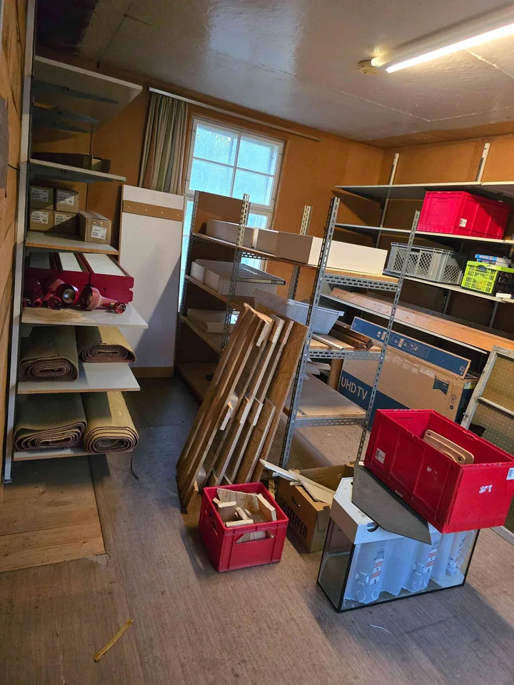 schönes Atelier bzw. Lagerraum mit Archiv zu vermieten ab 600.- /Monat