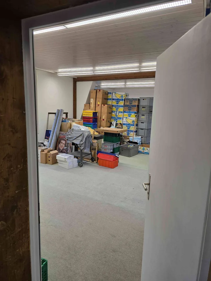 schönes Atelier bzw. Lagerraum mit Archiv zu vermieten ab 600.- /Monat