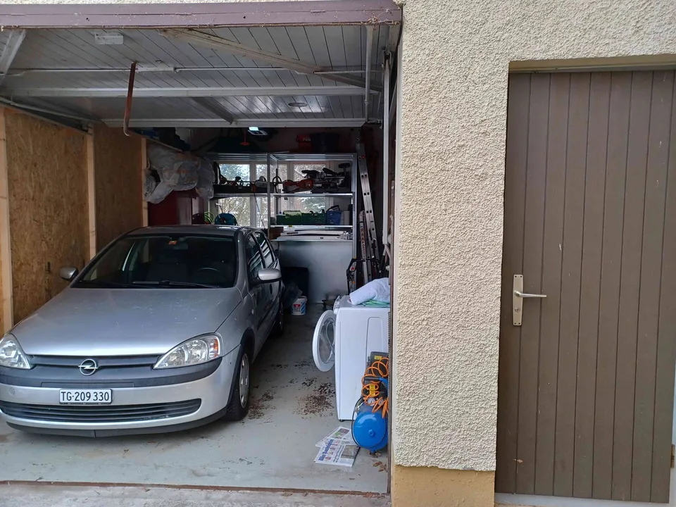 Gewerbe Raum mit Garage