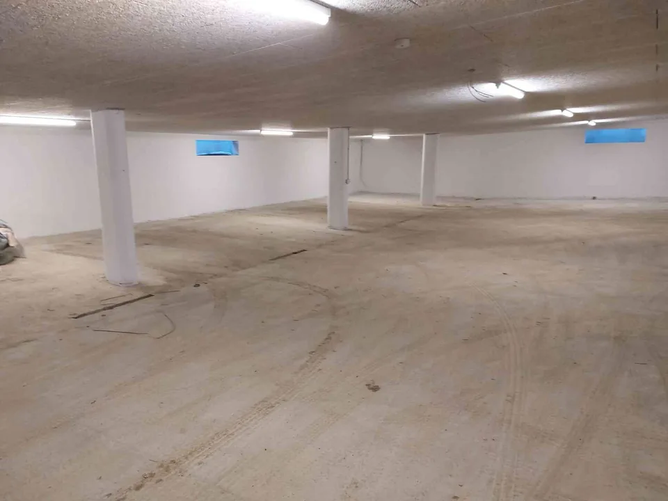 Großzügige Tiefgarage