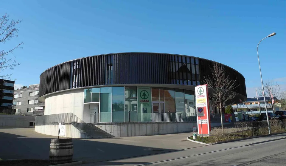Tiefgaragenplatz in Rossrüti zu vermieten
