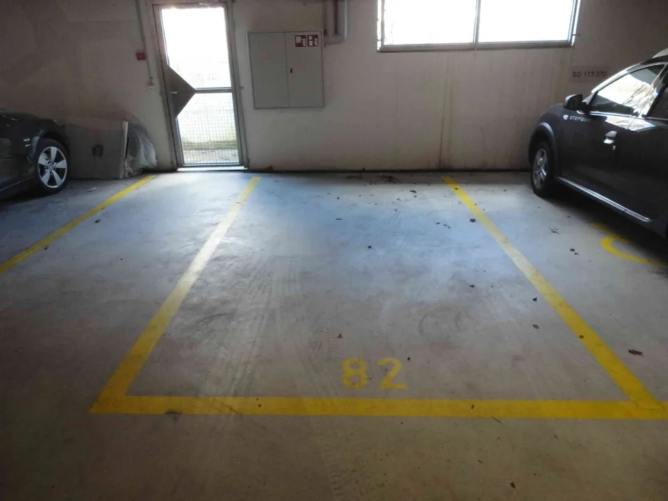 Tiefgaragenplätze in Rossrüti zu vermieten