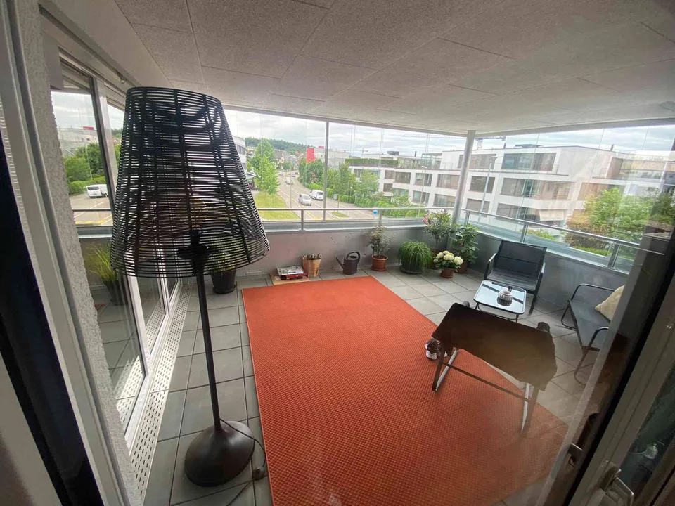 Moderne, helle und zentral gelegene 2.5 Zimmer Wohnung