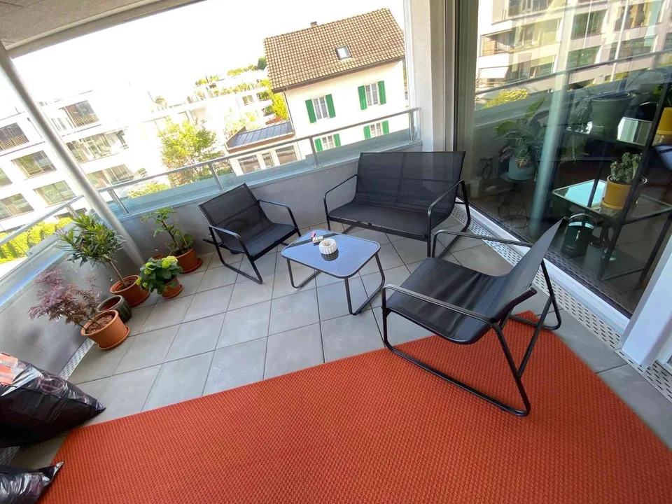 Moderne, helle und zentral gelegene 2.5 Zimmer Wohnung