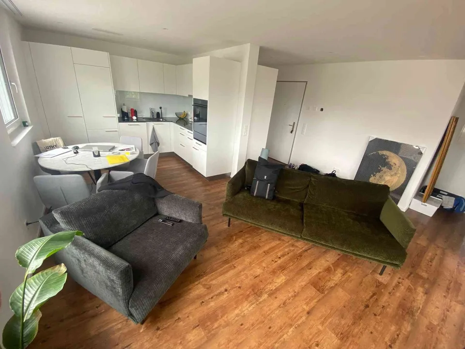 Moderne, helle und zentral gelegene 2.5 Zimmer Wohnung