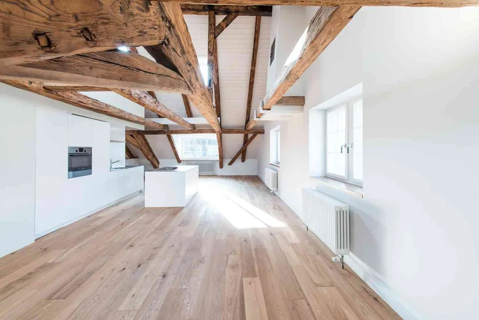Einzigartige Dachwohnung mit Galerie in der Altstadt