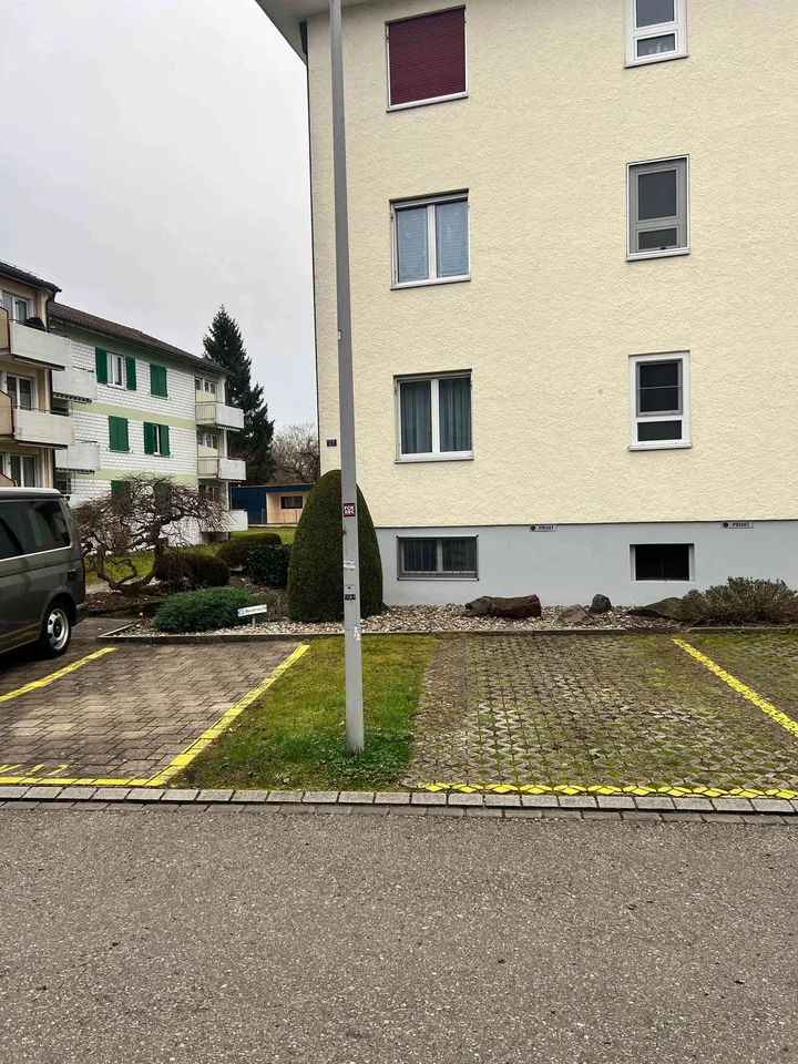 Aussenparkplatz Bassersdorf