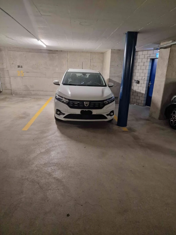 Parkplatz nähe Winterthur mit Lift