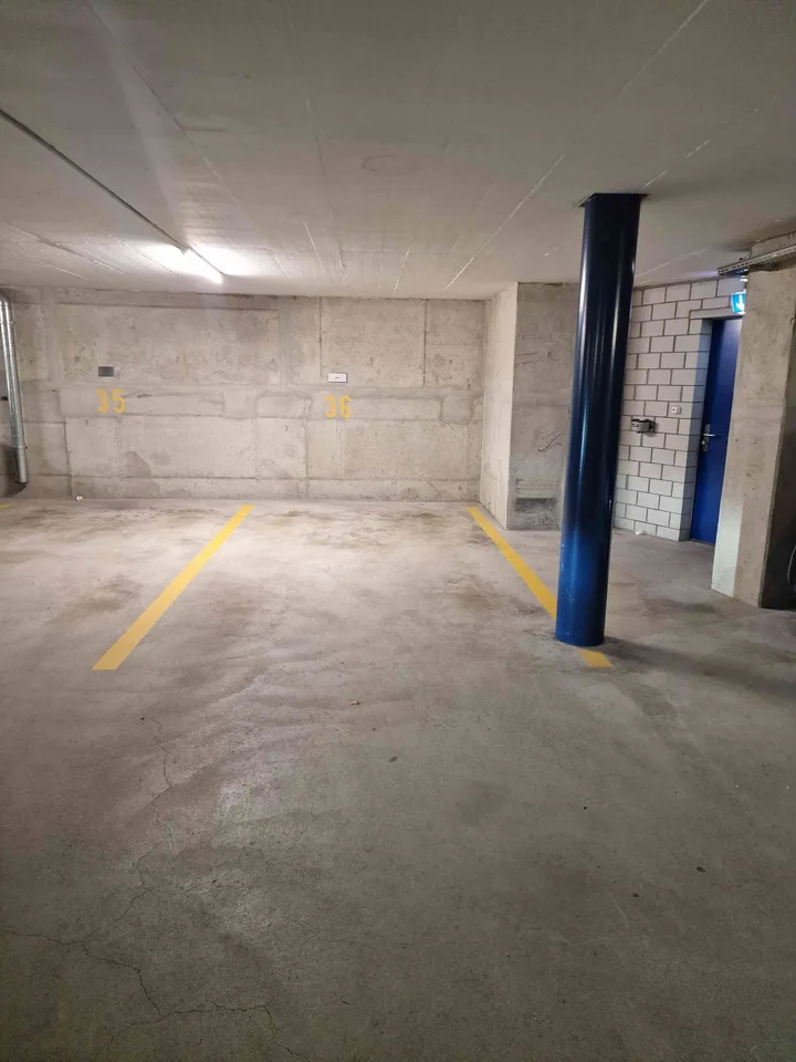 Parkplatz nähe Winterthur mit Lift