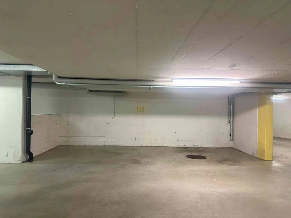 Zwei Parkplätze in der Tiefgarage zur Auswahl: 12 m² oder 18 m²