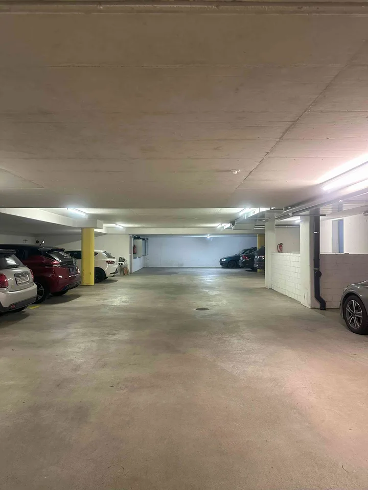 Zwei Parkplätze in der Tiefgarage zur Auswahl: 12 m² oder 18 m²
