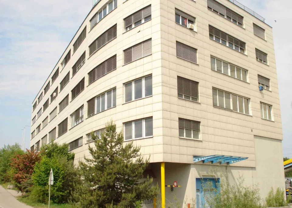 Idéal pour les bureaux à aire ouverte avec une vue ensoleillée sur l'a