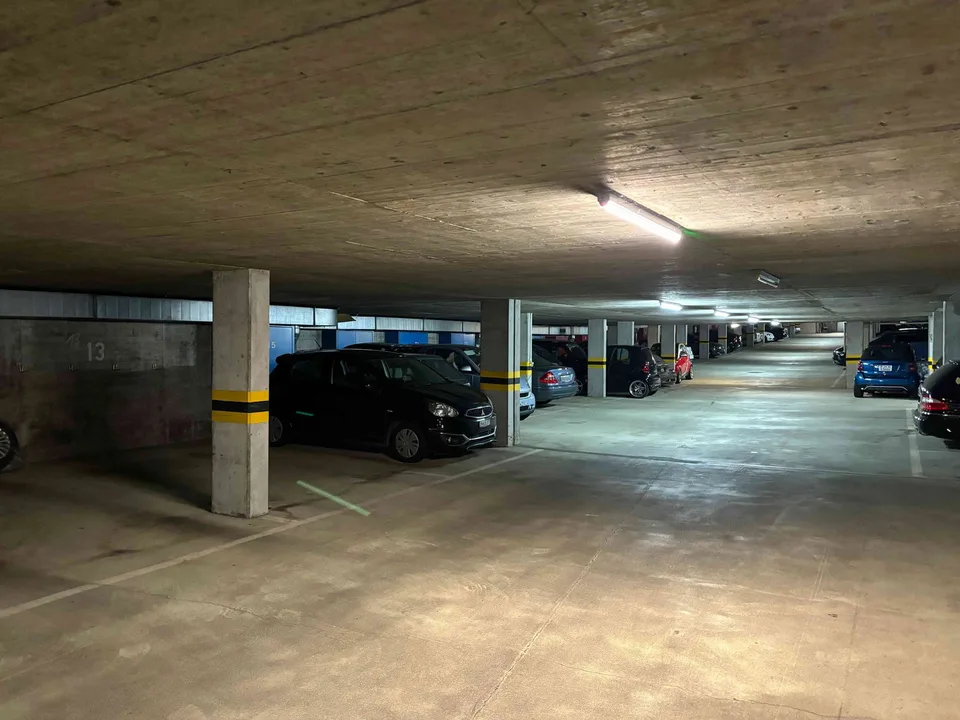 Tiefgaragenstellplatz in Kloten