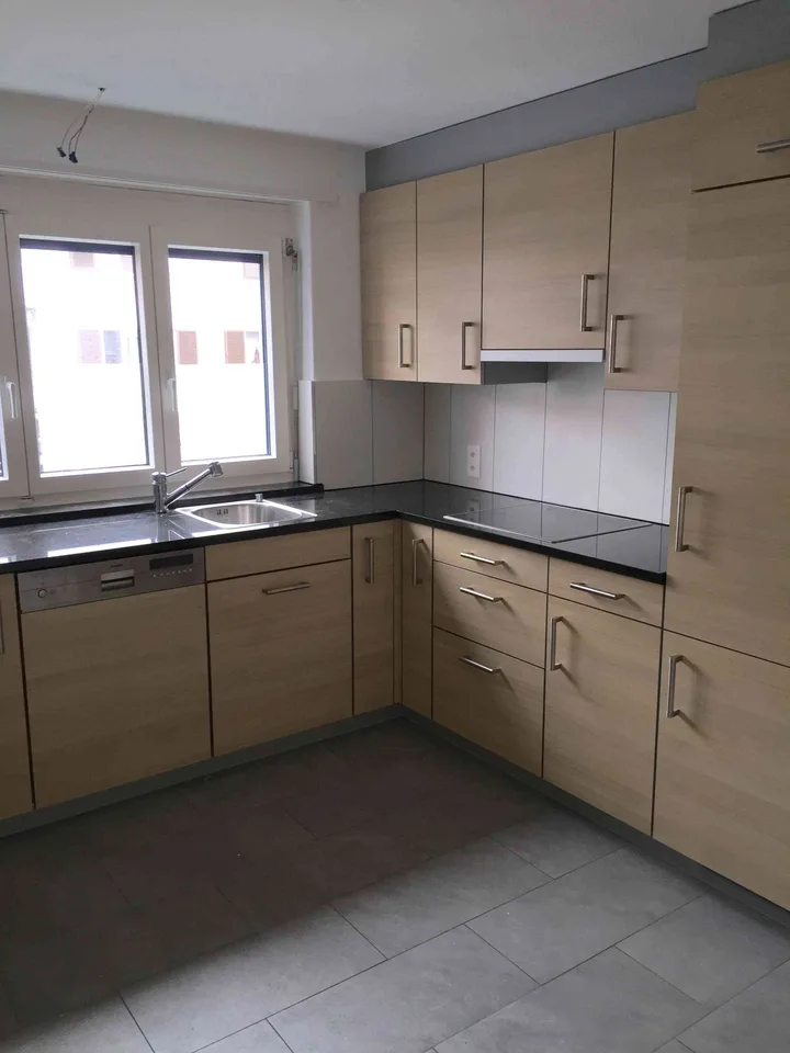Zentrale 3.5-Zimmer-Wohnung mit grosser Wohnküche & Badewanne