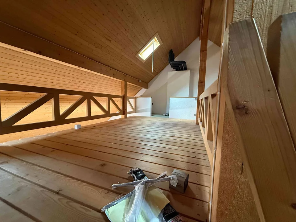 Heller und vielseitiger Gewerberaum / Büro / Atelier in Lengnau AG