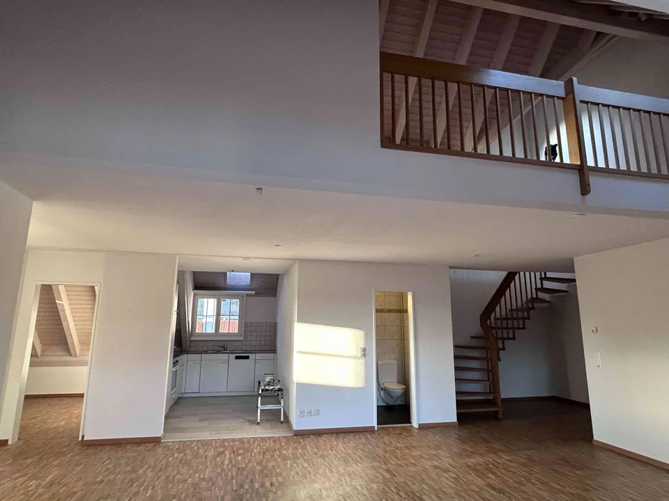 "Grosszügige 5.5-Zimmer-Dachwohnung in Buchs ZH"