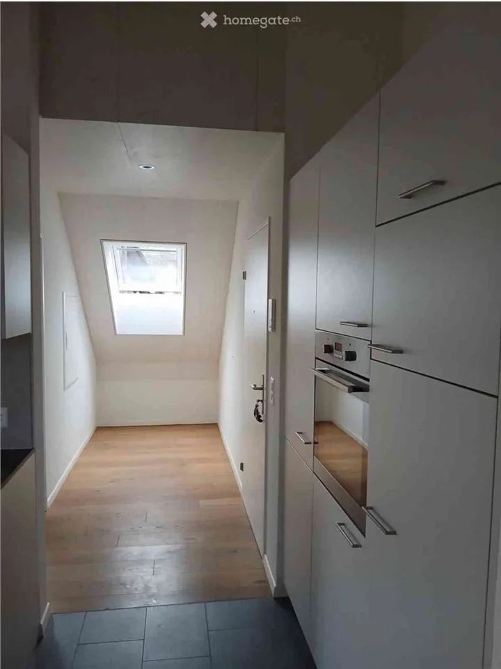 Dachwohnung mit atemberaubender Aussicht - auf Wunsch möbliert