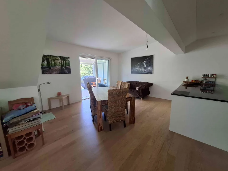 Schöne 5 ½ Zimmer-Wohnung mit herrlichem Ausblick in Neuenhof mieten