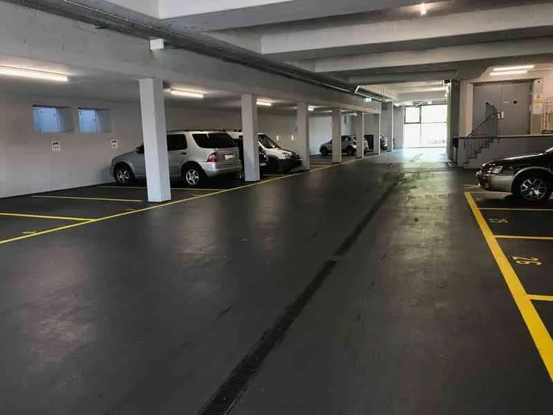 122 m2 Lagerabteil, direkte Zufahrt mit dem Pw