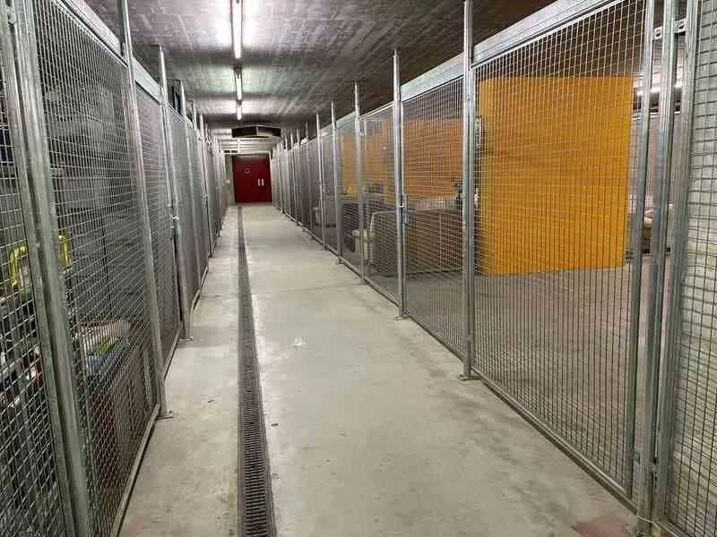 122 m2 Lagerabteil, direkte Zufahrt mit dem Pw