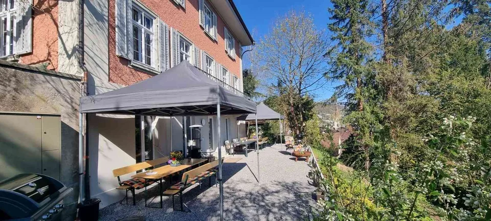 Attic Flat 80 m² in Historic Villa +80 m² patio, 8 min walk to station