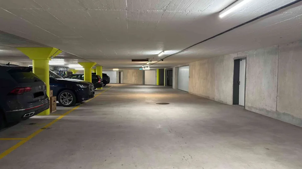 TIEFGARAGENPARKPLATZ IM DORFZENTRUM WÜRENLOS ZU VERMIETEN
